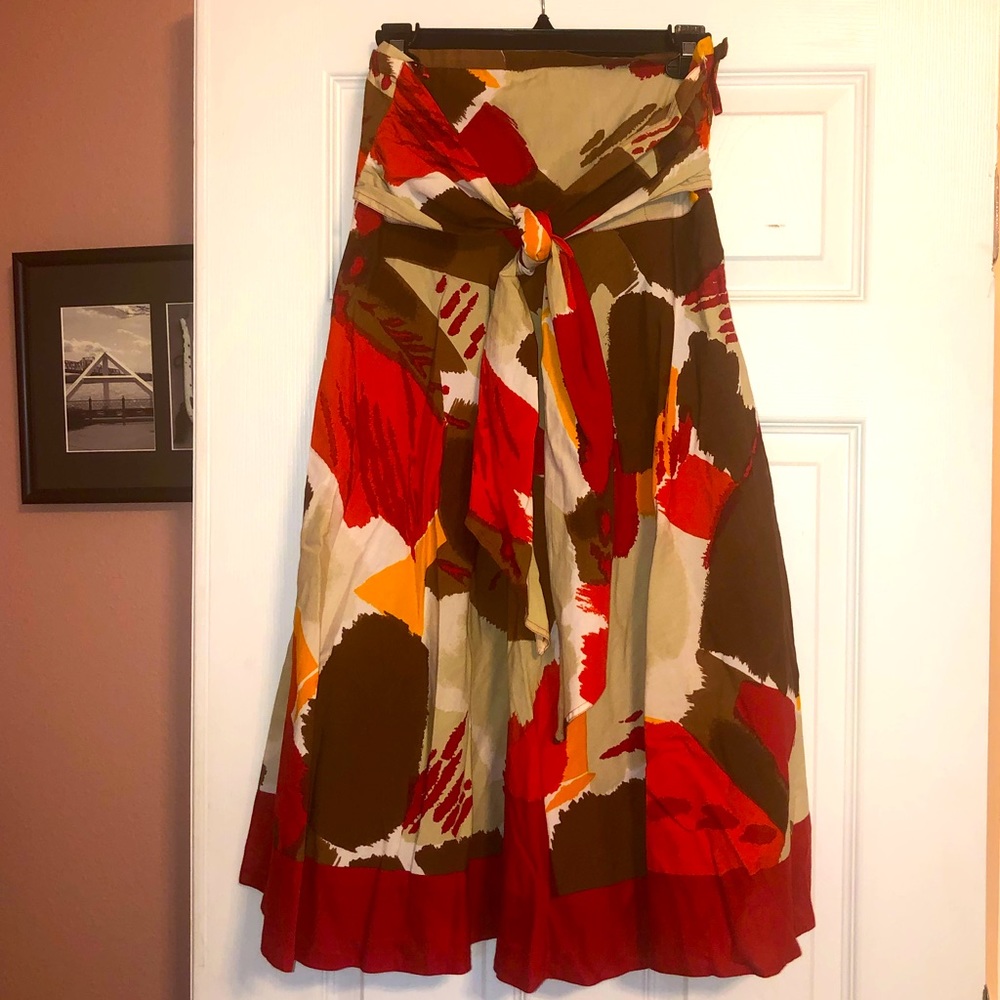 Flirty and fun strapless dress with pockets